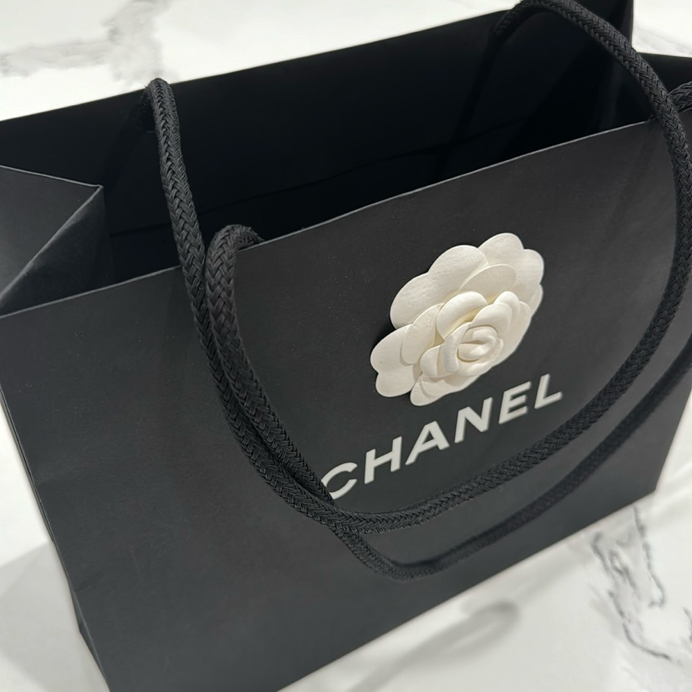 🆕 CHANEL Designer Bag & Ribbon - Picture 3 of 8